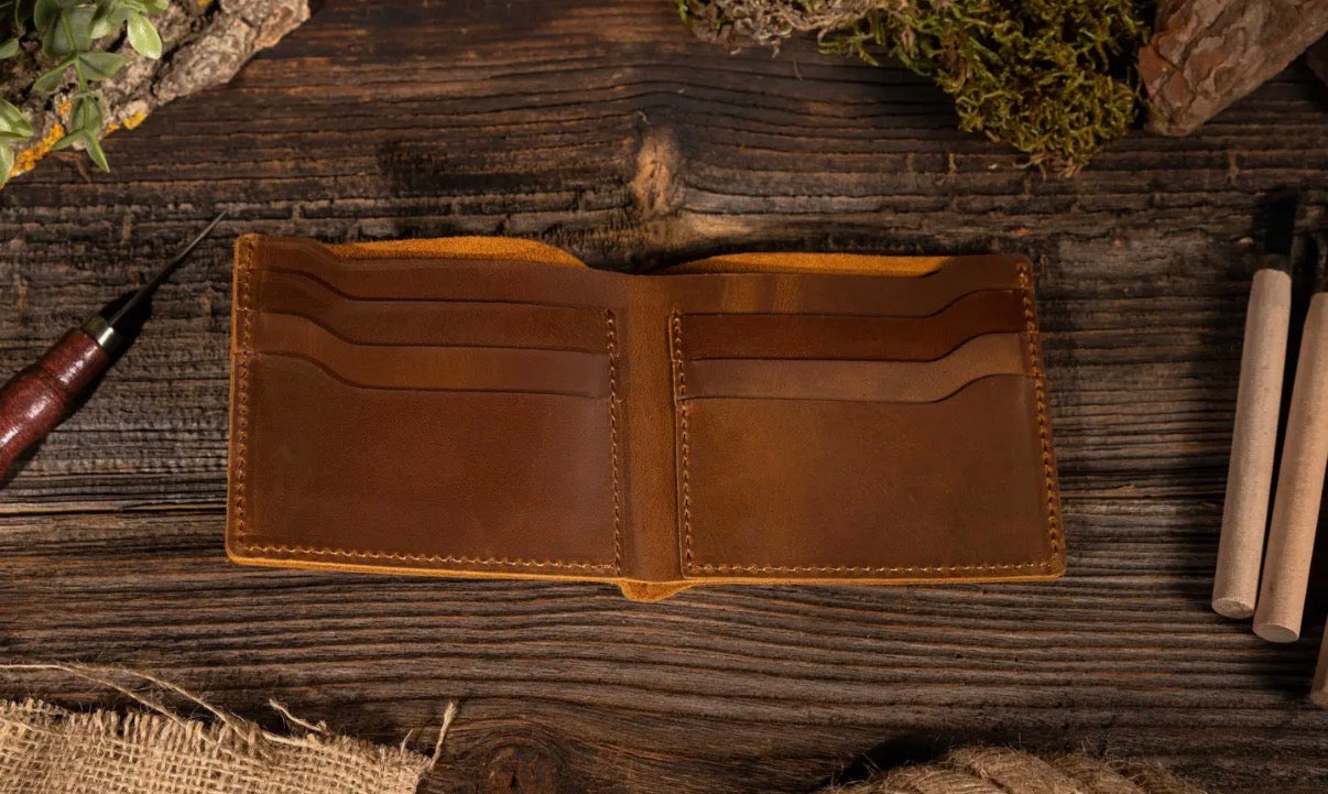 Leather Bi-Fold Wallet (Brown)